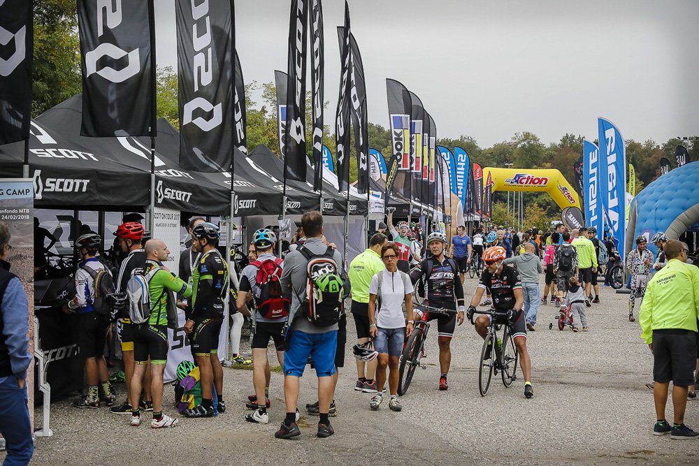 Triathlete media partner con uno stand al 1° Italian Bike Festival Rimini, dal 31/8 al 2/9: anteprime, test e intrattenimento. Con un occhio di riguardo al mondo della triplice e la possibilità di provare i migliori mezzi per il tuo sport preferito > goo.gl/zcRgLS