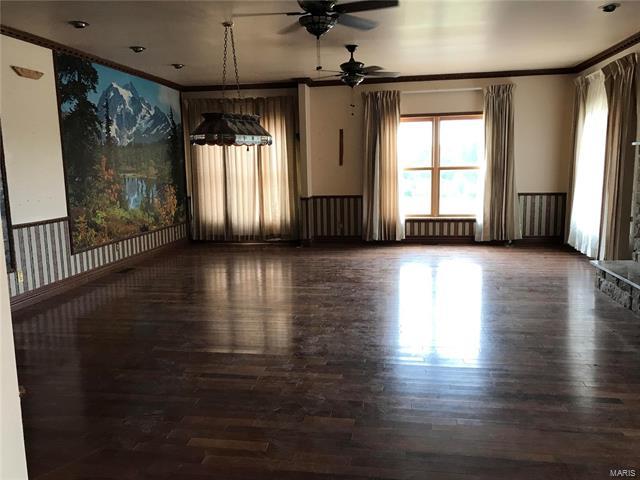 missourihomes's tweet photo. Beautiful 123 plus acres of serenity and privacy! For more information, click the link https://t.co/wSf4K5vhLW #realestate #realtor #stlouis #Mehlvillemo #arnoldmo #imperialmo #barnhartmo #buyingahouse #mortgage #realestateoffices #remaxhomeloan #remaxbestchoice #RealtorsWhoCare https://t.co/hOnPgiYGsW