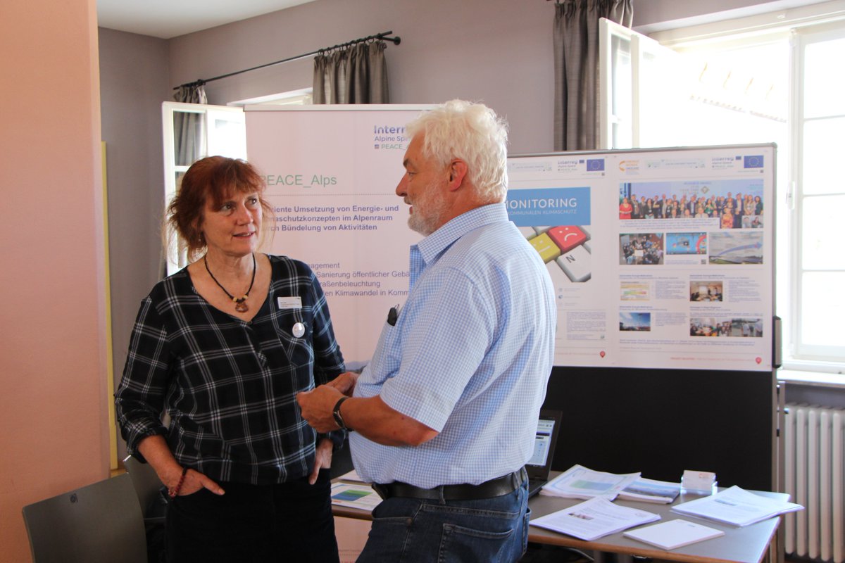 PEACE_Alps's tweet photo. #EUSEW18 Energy Day: At the #PEACE_Alps  exhibition booth during the INOLA Regional Conference in Penzberg,  Germany, municipalities and administration officers were invited to get  to know the CO2 monitoring tool Klimaschutz-Planer. https://t.co/DWc9sEqg1w