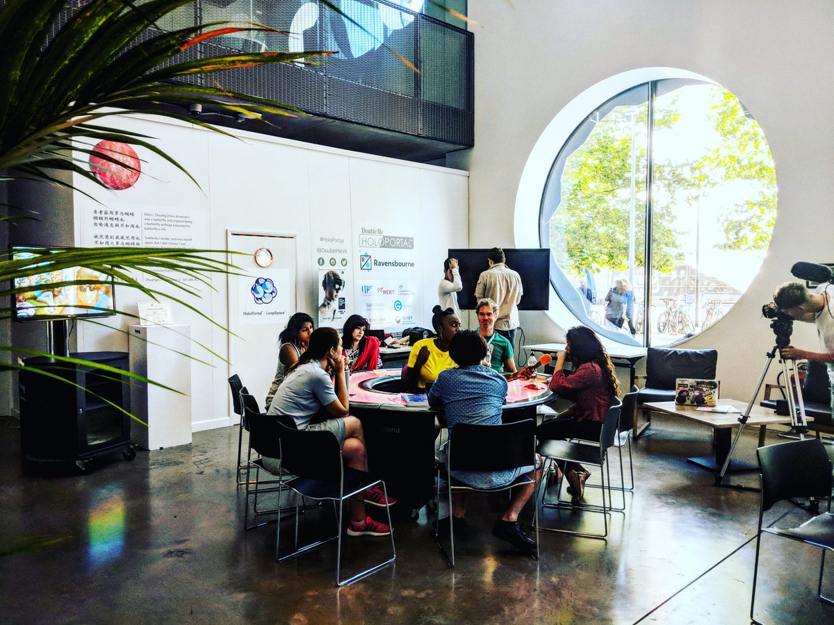 DoubleMeVR's tweet photo. Pop Up #MoneyLab with #Apprentice18 @stationerscomms @thepeopletweet #RavensbourneUniversity @RavensbourneUK @ChrisSzkoda @jamesemarks @DigiGreenwich @Surrey5GIC @WeAreCDi &amp; celebrating our #InnovationExcellenceAward #HoloPortal #Hackstock 🖖😎⚛️ https://t.co/DNKm6jIkKk