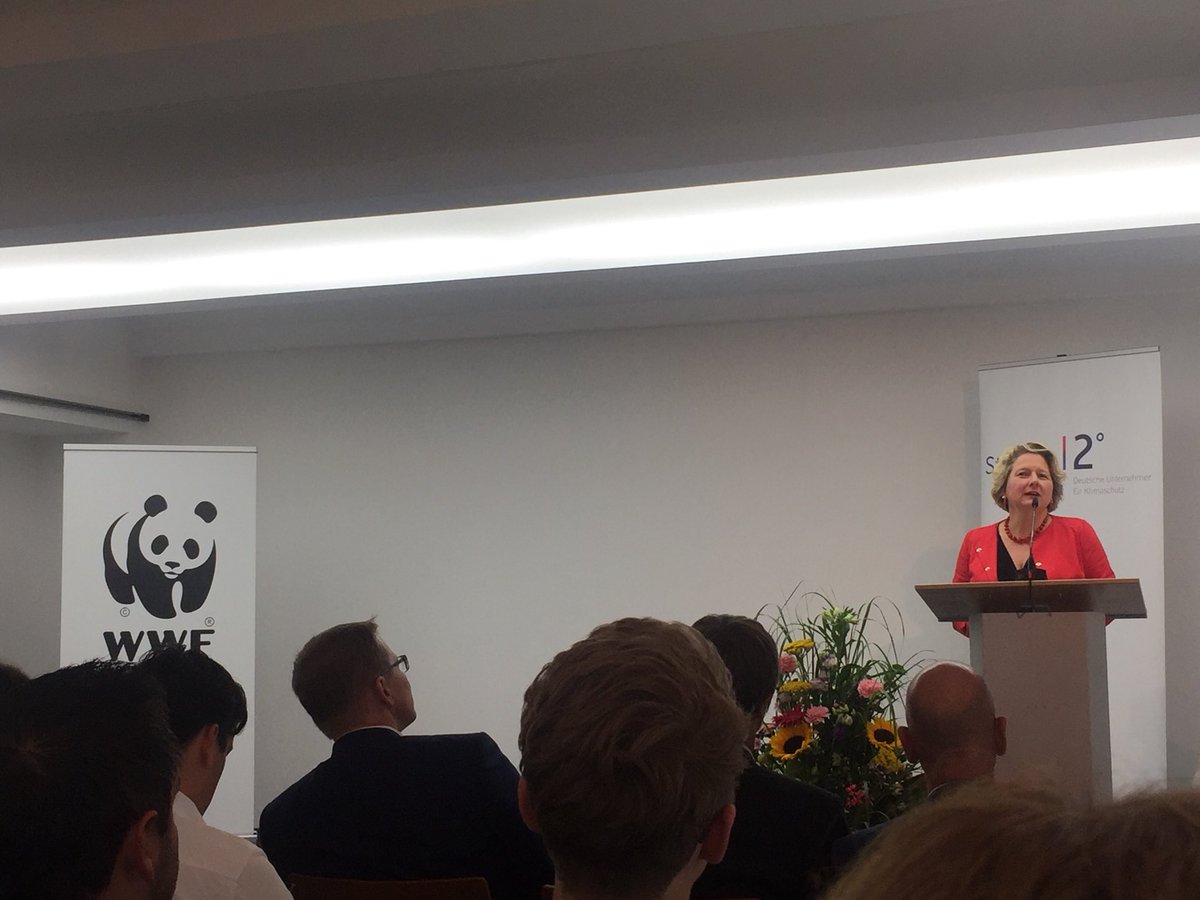 „Unternehmertum at its best“ sagt Ministerin Schulze zu den Projekten im Rahmen von Weg in die #2gradwirtschaft von @WWF_Deutschland und @Stiftung2Grad @covestro ist mit von der Partie 😊@FrankHoltrup