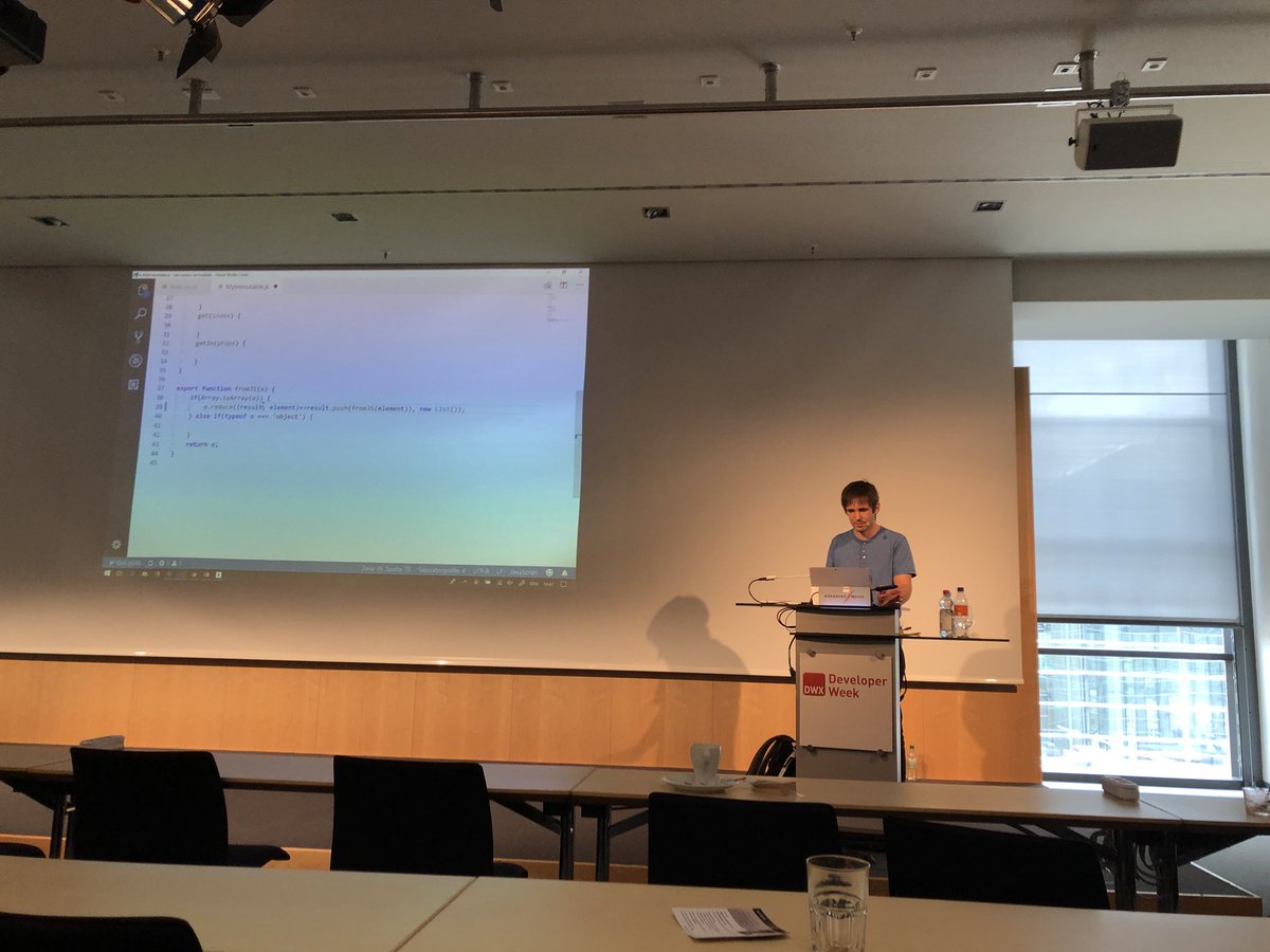 holgerGP's tweet image. #Redux and #immutablejs by @dtanzer @developer_week Writing immutable.js from scratch! 👍 #dwx2018