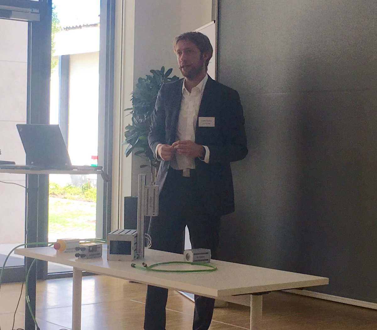 mkkrueg's tweet image. Dr. Julien Mintenbeck, #Robodev GmbH: &quot;Automatisierung muss einfach sein!&quot; @lapp_deu vfv18