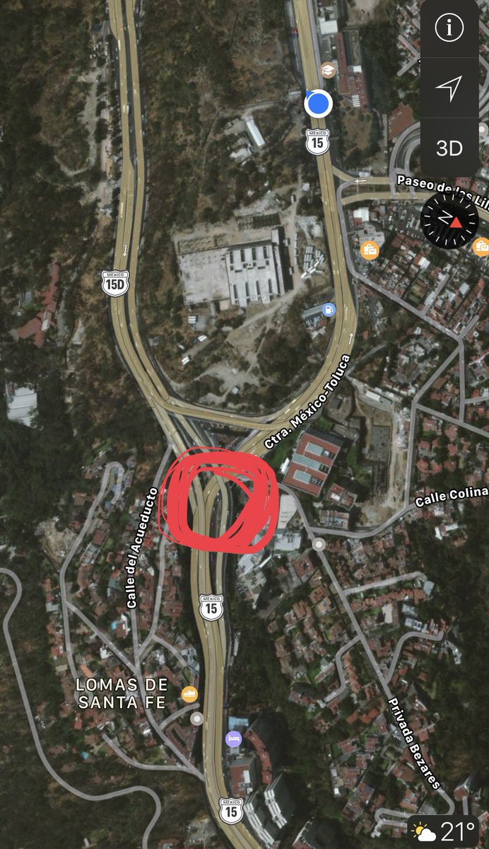 OrdenGuadalupe's tweet photo. Sobre la salida de Constituyentes hacia Toluca Libre-Cuajimalpa hay un bache enorme que puede ser sumamente peligroso. No es para menos que las autoridades hagan algo urgente, al menos colocar conos. @supercivicosmx @arnemx @SSP_CDMX @GobCDMX @SPCCDMX https://t.co/FQsF9oywAR