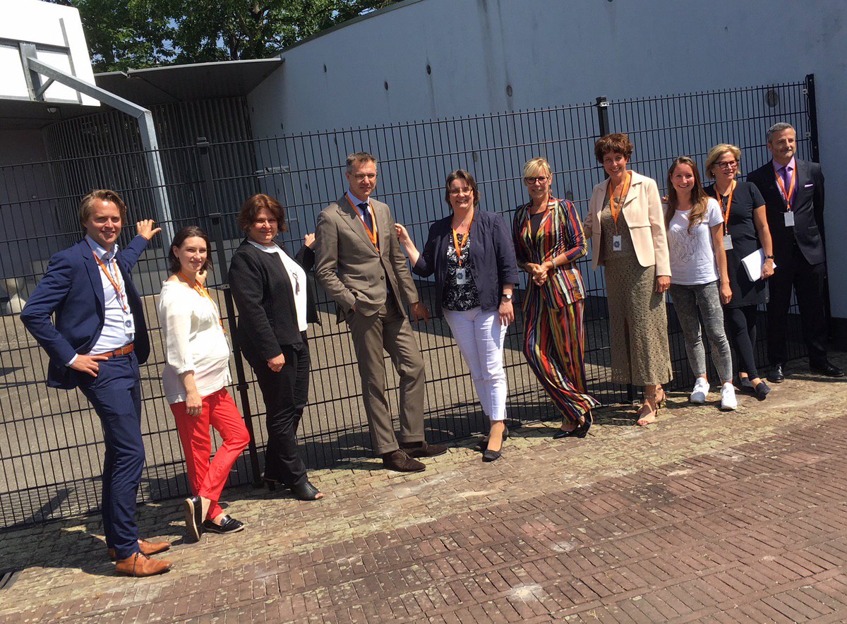 YolaWanders's tweet photo. Ihkv het project JUPITTER heeft een internationale delegatie (rechters en aanklagers) een bezoek gebracht aan de #TAVught. Onze aanpak van verdachten en veroordeelden van een terroristisch misdrijf is uitvoerig besproken. Veel informatie is uitgewisseld. @landelijkparket https://t.co/f5M0xj5TXx