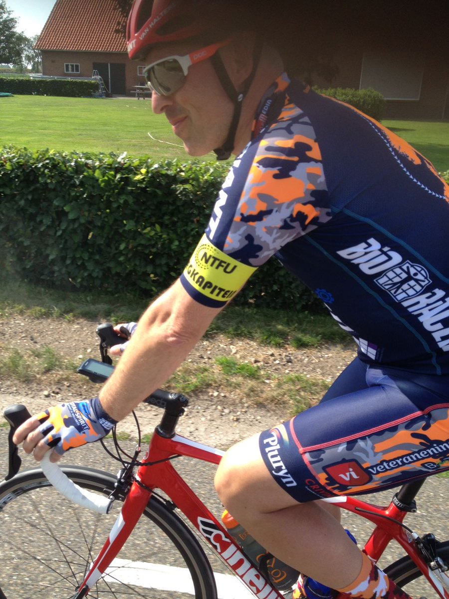 NTFU's tweet photo. @fietssportmag @WWNederland Voor de #ride2livelife tocht van @WWNederland werden 14 NTFU-Wegkapiteins opgeleid https://t.co/R8Rt0qUcu1