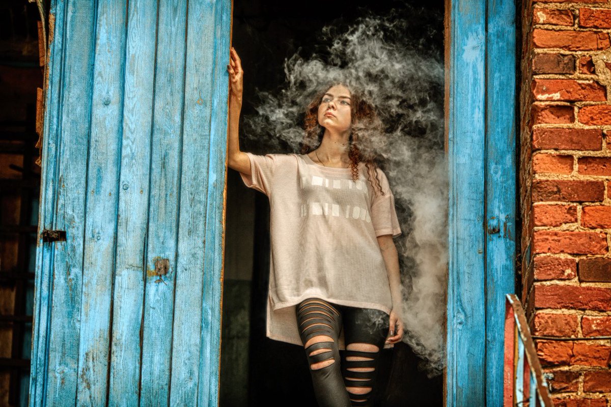 e_juice_review's tweet photo. Studies on high school aged kids show a healthy trend. Yes, vaping numbers are up amongst teens. Check out our blog post about Teens and their Vaping trends: https://t.co/4LQ7Mk46Vm #vape #vaping #vapelife #vapelove #vapeon #vapenation #vapefam #teenagers #vapingdays #vapor https://t.co/fK7G7rm29q