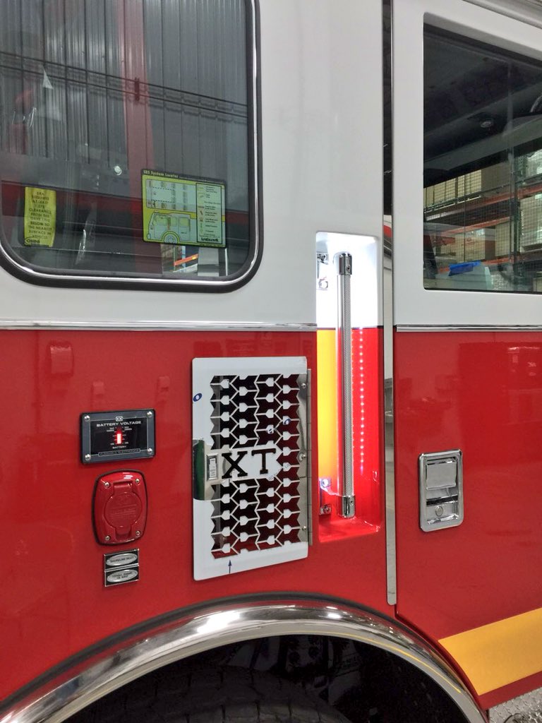 PFDTonySneidar's tweet image. The first new @PierceMfg #tillerladder being built for @PhillyFireDept undergoing final inspection. Features include recessed/lit grab handles, huge compartments and LED lighting. #PFDLogistics @PhillyMayor