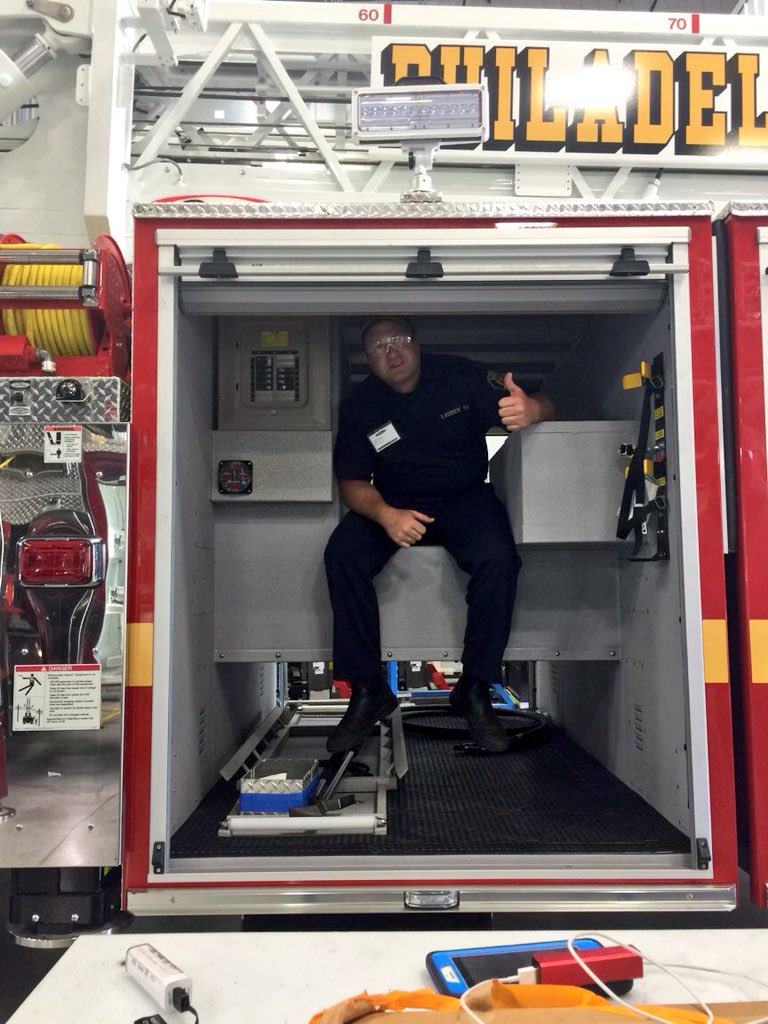 PFDTonySneidar's tweet image. The first new @PierceMfg #tillerladder being built for @PhillyFireDept undergoing final inspection. Features include recessed/lit grab handles, huge compartments and LED lighting. #PFDLogistics @PhillyMayor