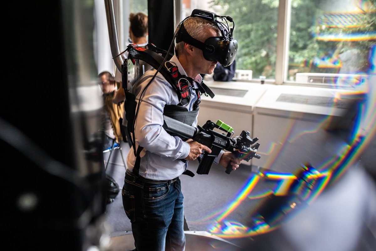 enter_vr's tweet photo. Great pictures from @JeanMarieDufour Photographe who covered the #gamecamp show in Lille! Superbes photos de Jean-Marie Dufour qui a couvert le salon #gamecamp du 18 &amp; 19 juin dernier ! #VR @GameCampFrance #jeuxvideo #ESL #PUBG #FrenchTech https://t.co/HVbFOuuV4A