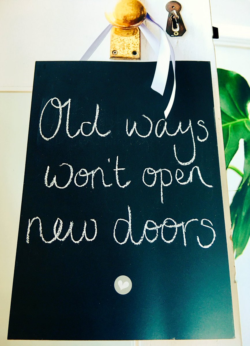 rachrwlnds's tweet image. Finally home after a draining day... my @simplethingsmag has arrived with this message.
Sometimes we just need to be brave #mymantra