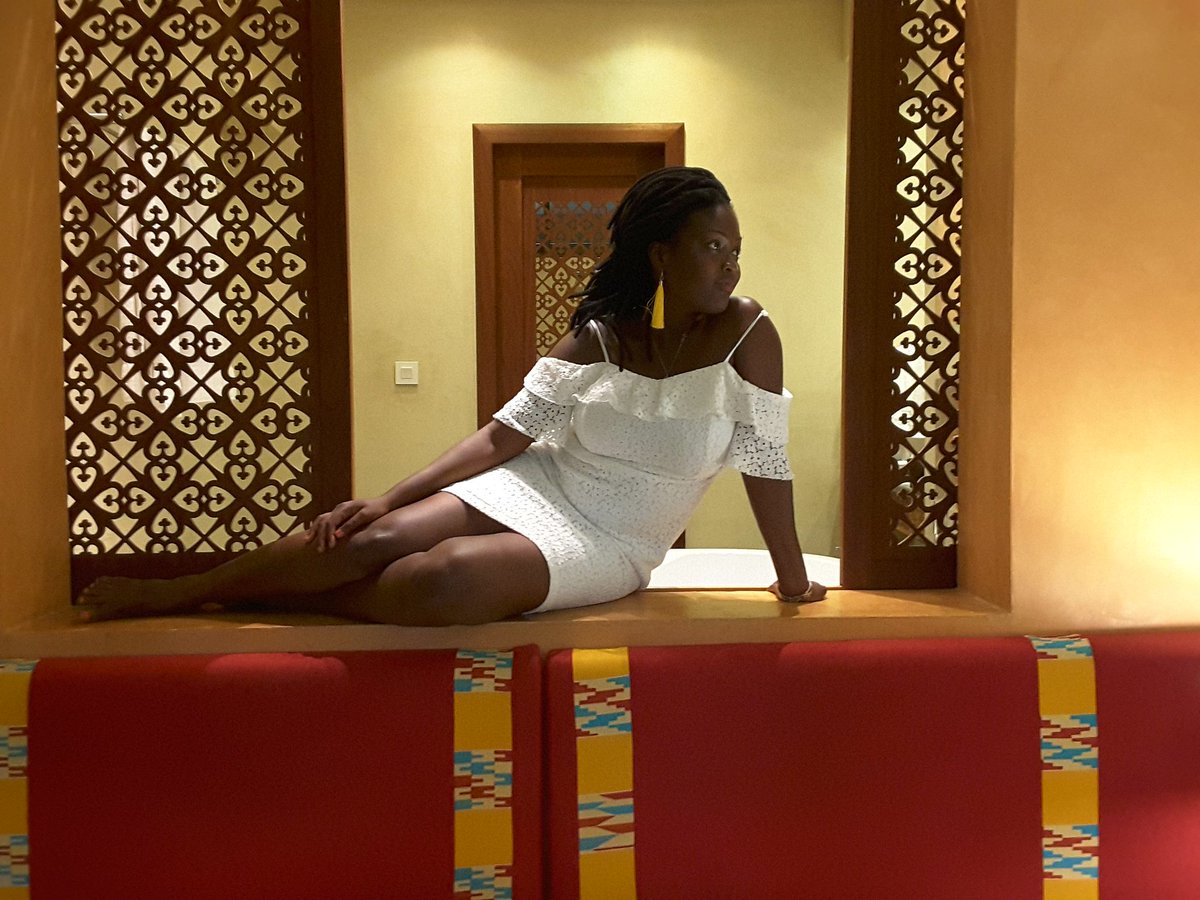 Milletunevilles's tweet photo. Un trip avec mes copines à  #akossombo au #ghana dans un endroit zen et calme  , quelques photos 🍾😍 https://t.co/v81gLN8mQn