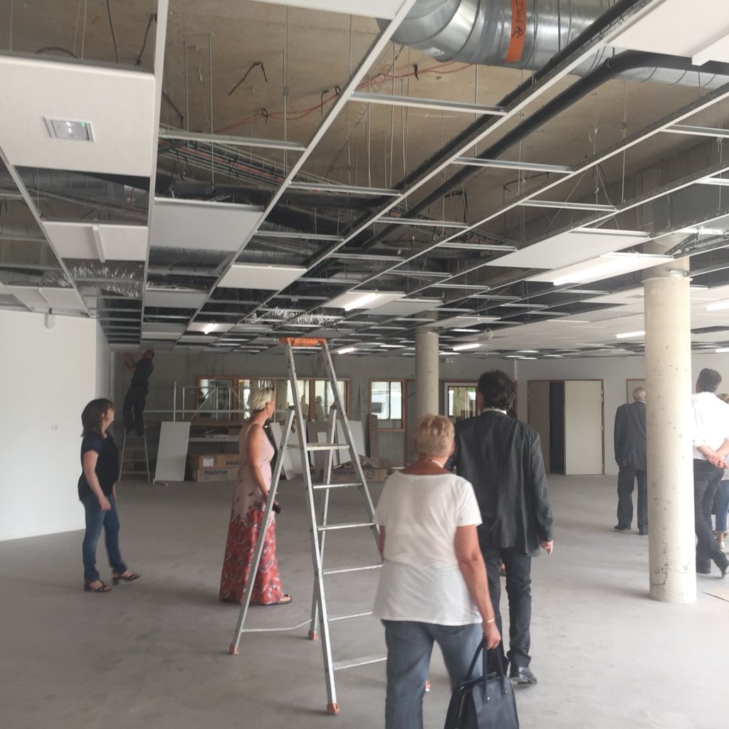 FORTINLhour's tweet image. À #Crac’h, visite d’un projet #multifonctions  #bibliotheque #cantine #CLSH, #CCAS soutenu @regionbretagne  et signature de l’avenant au contrat de partenariat #PaysdAuray #Region