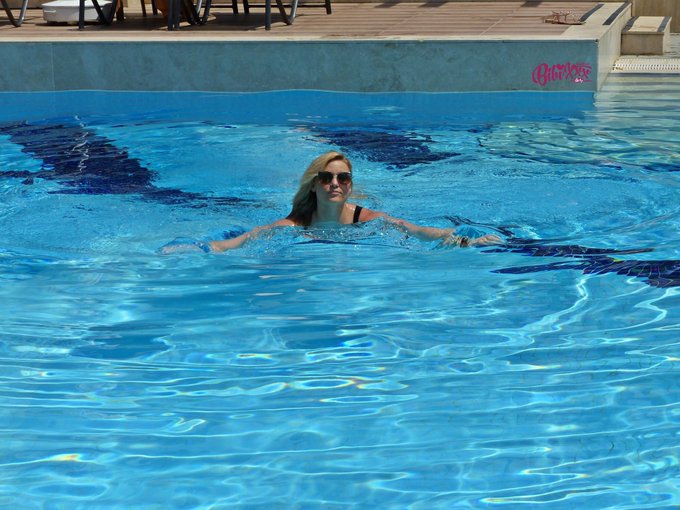 genie&szlig;t das sch&ouml;nes Wetter Jungs und M&auml;dels :)  #sun #pooltime #poolparty #mydirtyhobby #bibixxx https://t<a href="/tag/sun"class="tags"><span>#sun</span></a><a href="/tag/pooltime"class="tags"><span>#pooltime</span></a><a href="/tag/poolparty"class="tags"><span>#poolparty</span></a><a href="/tag/mydirtyhobby"class="tags"><span>#mydirtyhobby</span></a><a href="/tag/bibi"class="tags"><span>#bibi</span></a>