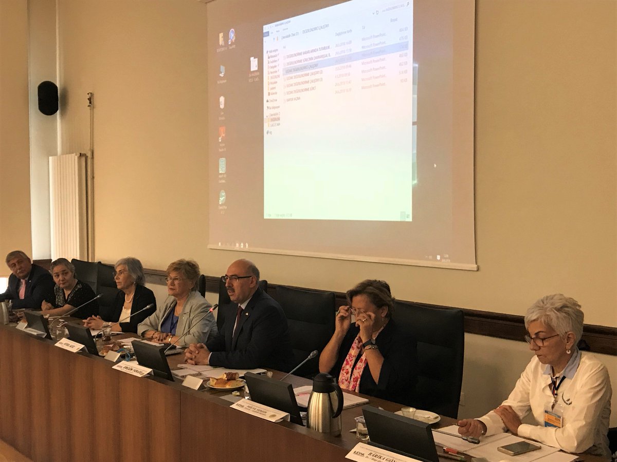 İstanbul Üniversitesi Rektörü Prof. Dr. Mahmut Ak çalıştayda yaptığı konuşmasında eğitimde kalite süreçlerinin önemine değindi ve bu süreci iletişim alanı açısından bir şans olarak gördüğünü belirtti.