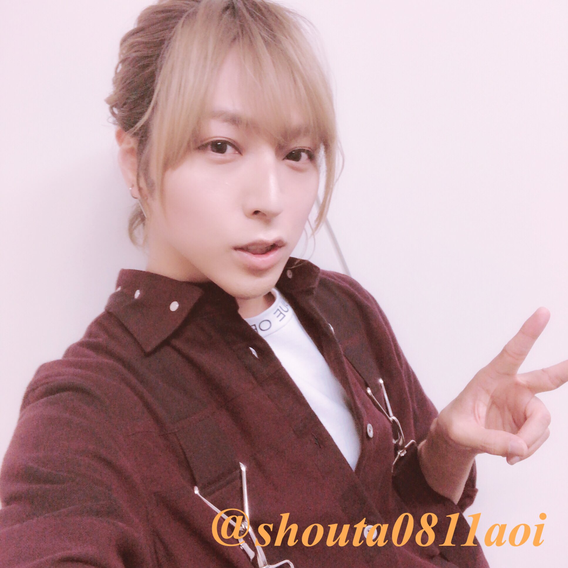 蒼井翔太這種感覺 蒼井翔太on Twitterp S 昨日直播裝扮 Mtxylz Plurk