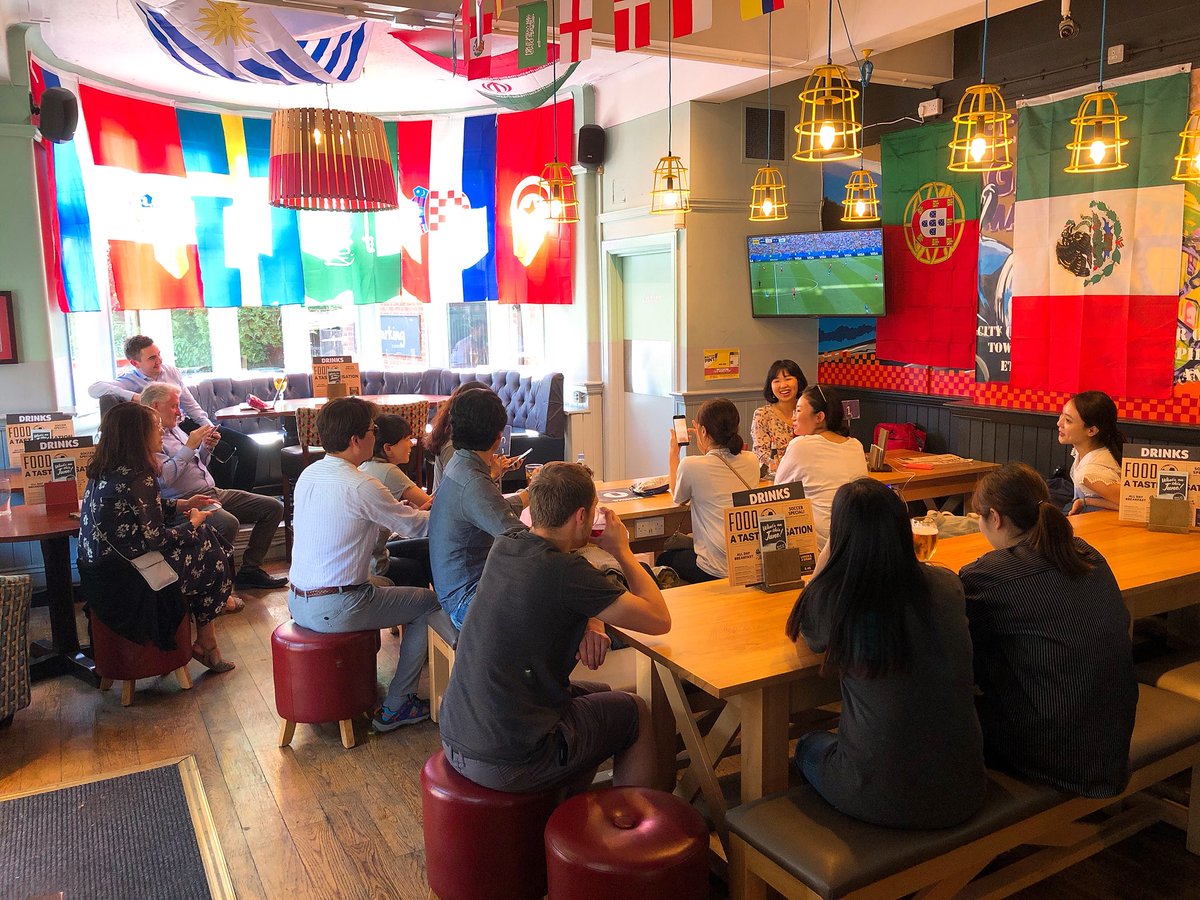 rayspace7's tweet image. Many Koreans watching #KORGER game at the pub in Oxford.