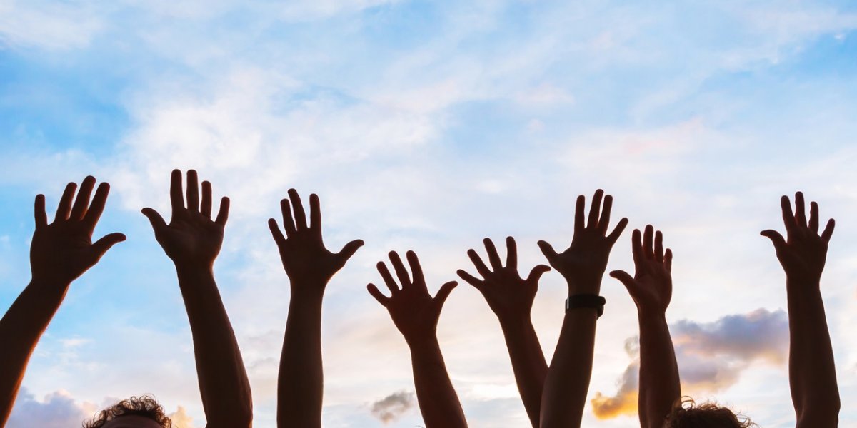 Our recent research study with <a href="/LSEnews/">LSE</a> has discovered a correlation between employee satisfaction and a likelihood to #volunteer: bit.ly/MDX-happy-work…