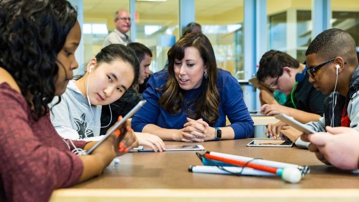 NS804_'s tweet image. Apple brings its coding lessons to schools for students who are blind and deaf #Apple #CodingLesson buff.ly/2IudI9i
