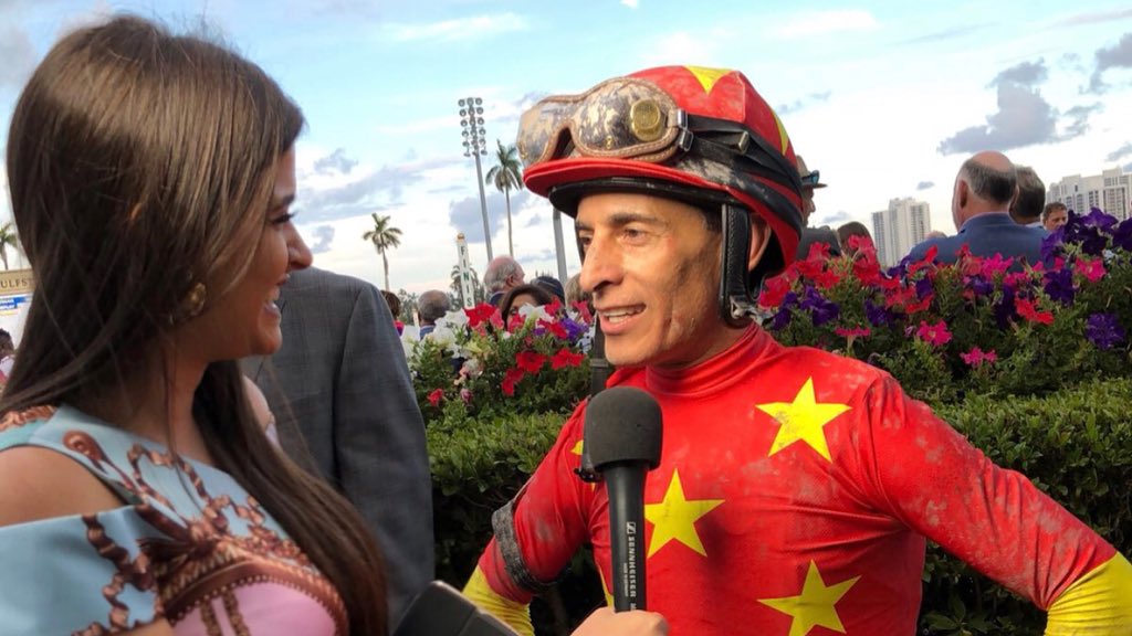 ClaudiaSpadaro's tweet image. “El único modo de hacer un gran trabajo en Amar lo que haces” Steve Jobs. 

Feliz Dia del Periodista Amigos✨