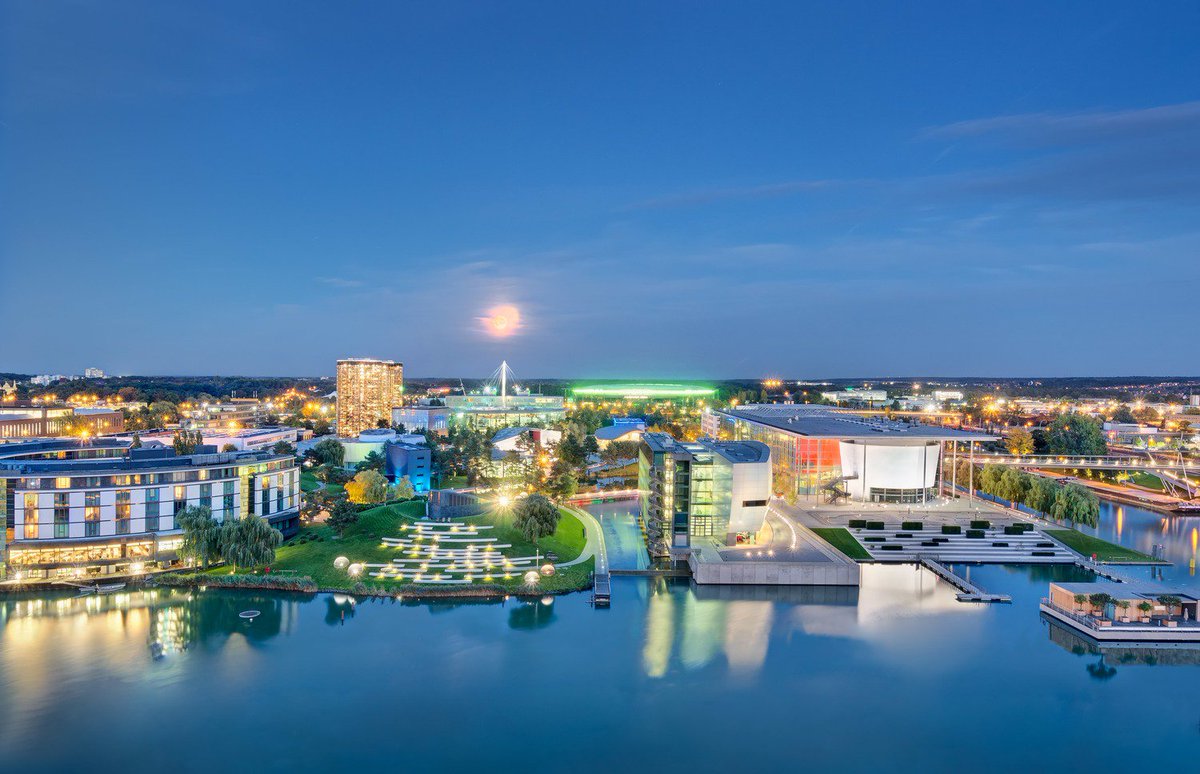 It’s been a pleasure tweeting with you today. For further updates from <a href="/RitzCarlton/">The Ritz-Carlton</a> #Wolfsburg  please visit us on Facebook: bit.ly/rcwob