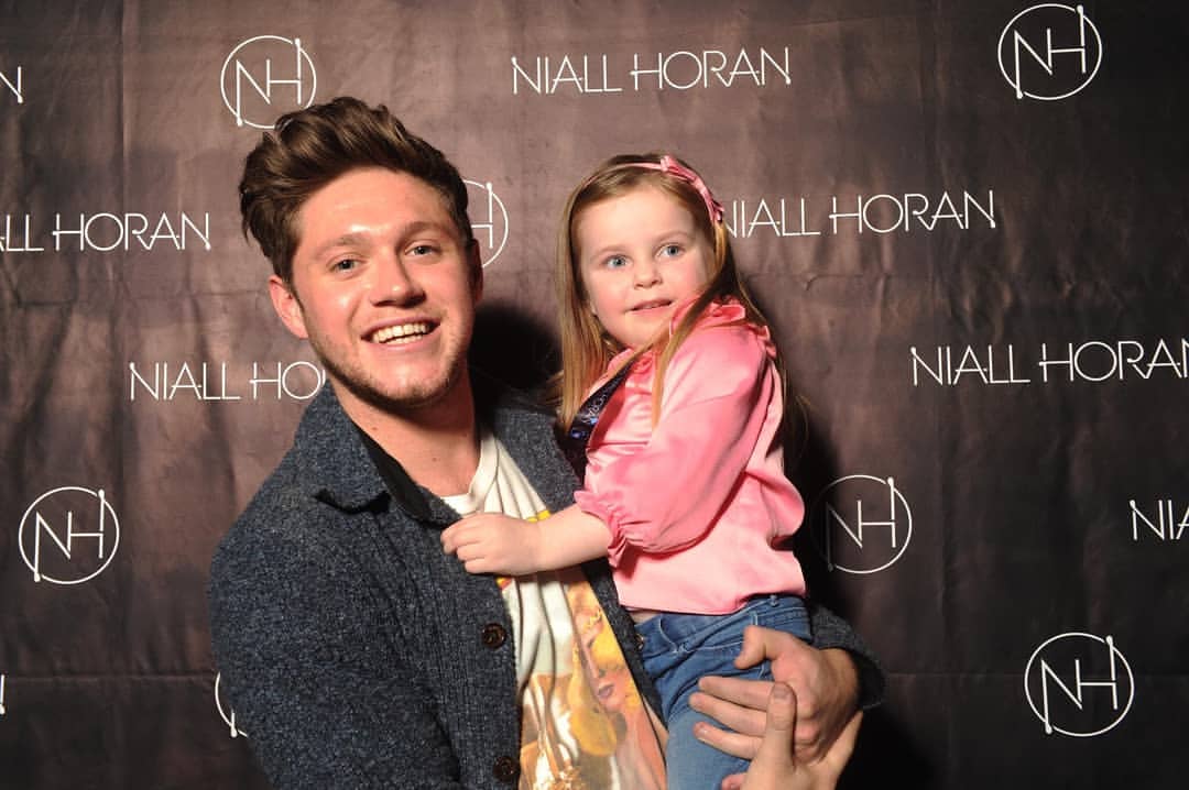 NJHSupportTeam's tweet photo. So so cute 
My #TeenChoice for #ChoiceSummerTour is @NiallOfficial https://t.co/STbOyxKGVB