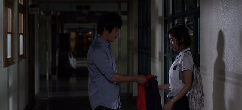monocuromu's tweet photo. Innocent Thing (가시, 2014) ครูพละสุดหล่อมีเมียท้องแก่ เจอนักเรียนหญิงใสๆ มาติดพัน แล้วก็โดนรุกหนักขึ้นเรื่อยๆ จนเลยเถิดกันไป นางก็เริ่มตามถึงบ้าน ถึงชีวิตส่วนตัว ยิ่งพยายามตีตัวออกห่างก็ยิ่งอาฆาตแรง อาฆาตใส่เมียครู ลูกครู ผู้หญิงรอบตัวครู / หลอนๆ เป็น Gone Girl มอปลายเกาหลี https://t.co/Gmo6wgGIHg