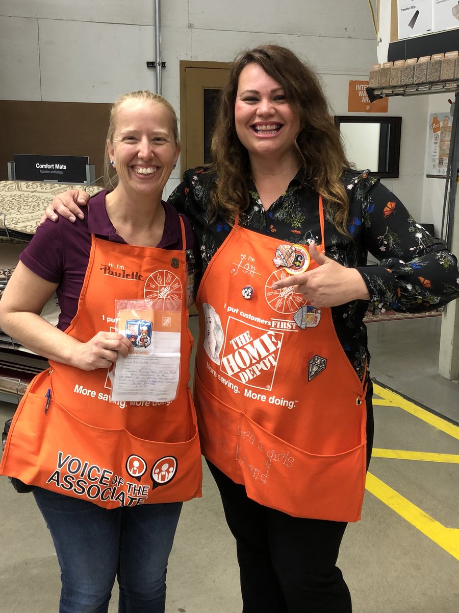 jenscibs's tweet photo. D23 associate Paulette being recognized by @jenny10t27 during her EDP presentation! Congrats on your first walk Jennifer!!!! #futureASM #D320Recognizes #D320Develops @JulieGiattino @TheClanMcClain @LancioniA https://t.co/xy1vqgRC8B