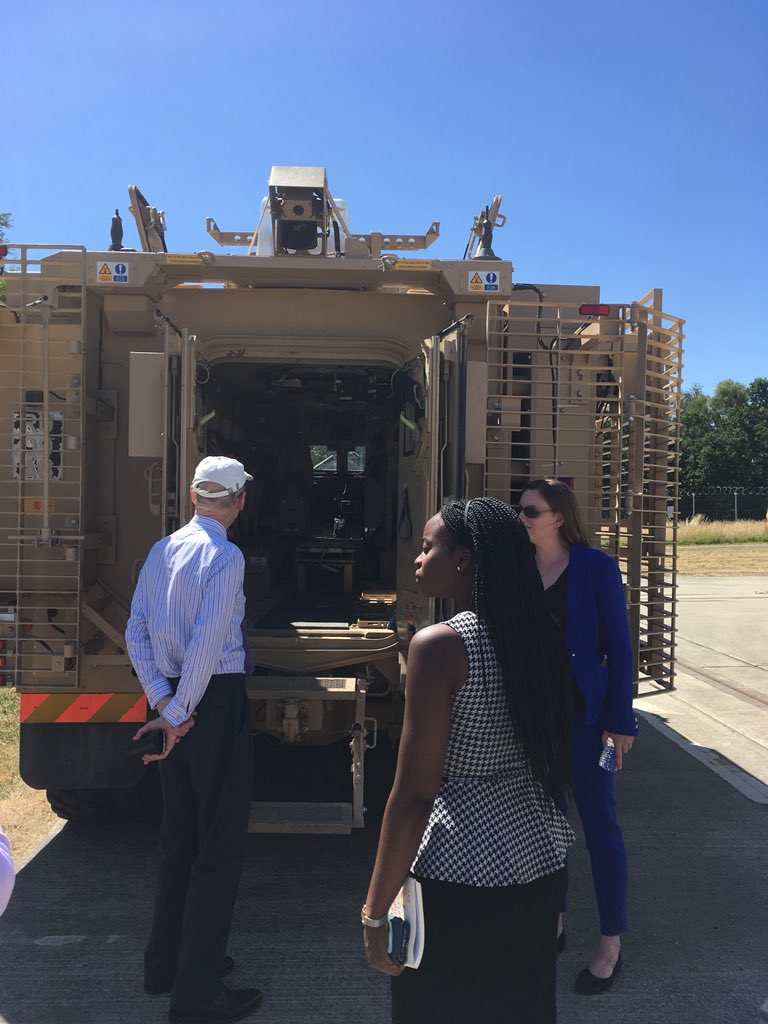 ICE_SEEngland's tweet image. Finale of our Barracks tour in Aldershot- taking a closer look at military vehicles @ICEThamesValley #thisiscivilengineering @ICE_engineers @AyoSokale