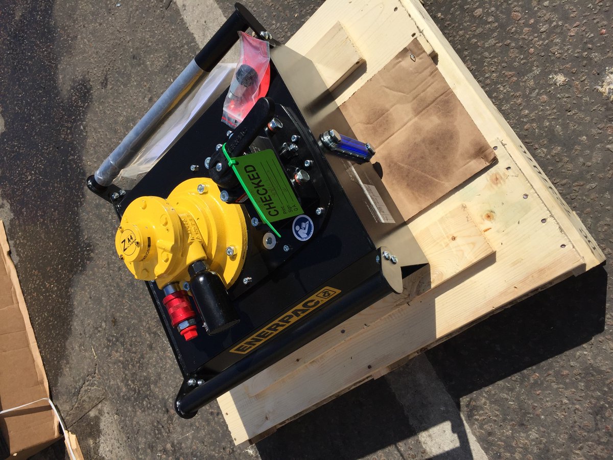EHH_RossR's tweet photo. Another Enerpac air pump ready to go offshore today! All tested and certified. For any Enerpac enquiries give us a try sales@easternhose.co.uk https://t.co/029FDqVZsE