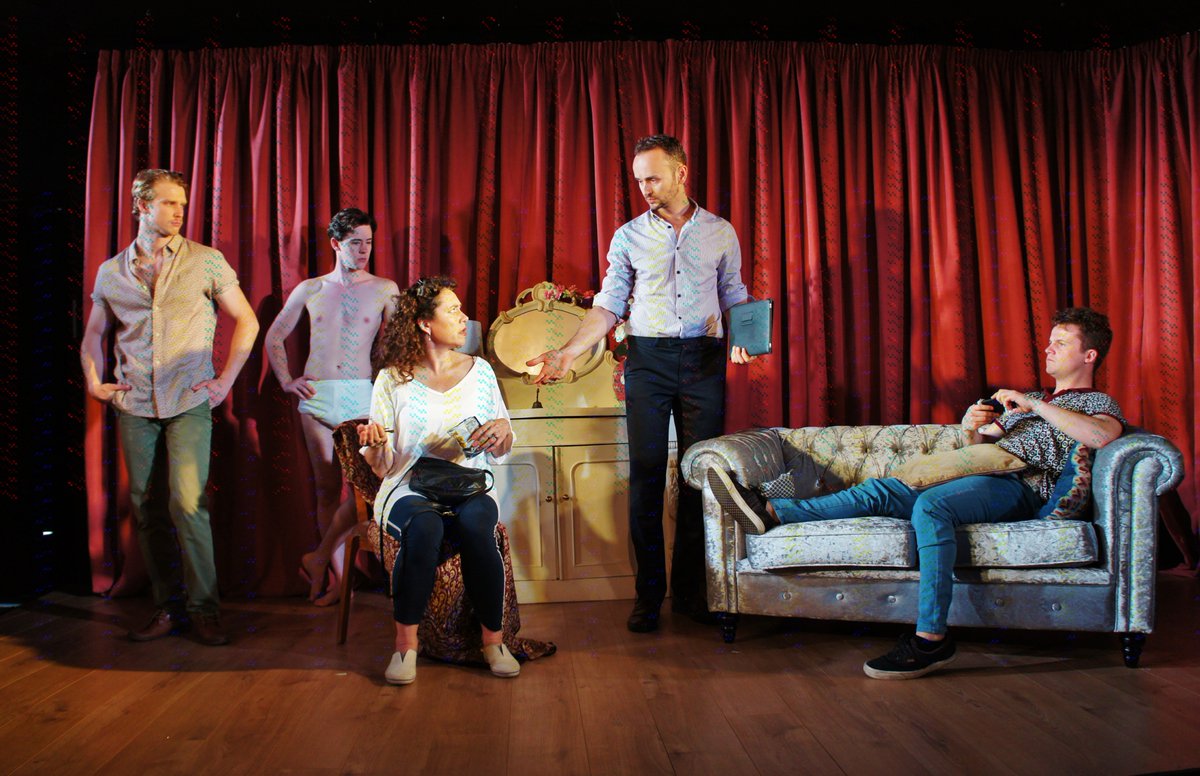 KingsHeadThtr's tweet photo. Two households, both alike in dignity, in fair Islington, where we lay our scenes...

It's the final Wednesday to catch our fantastic current line-up of shows:

@UnbuiltCity 7:00pm
@GhostAboutHouse 8:45pm https://t.co/WSOGGh8bHT