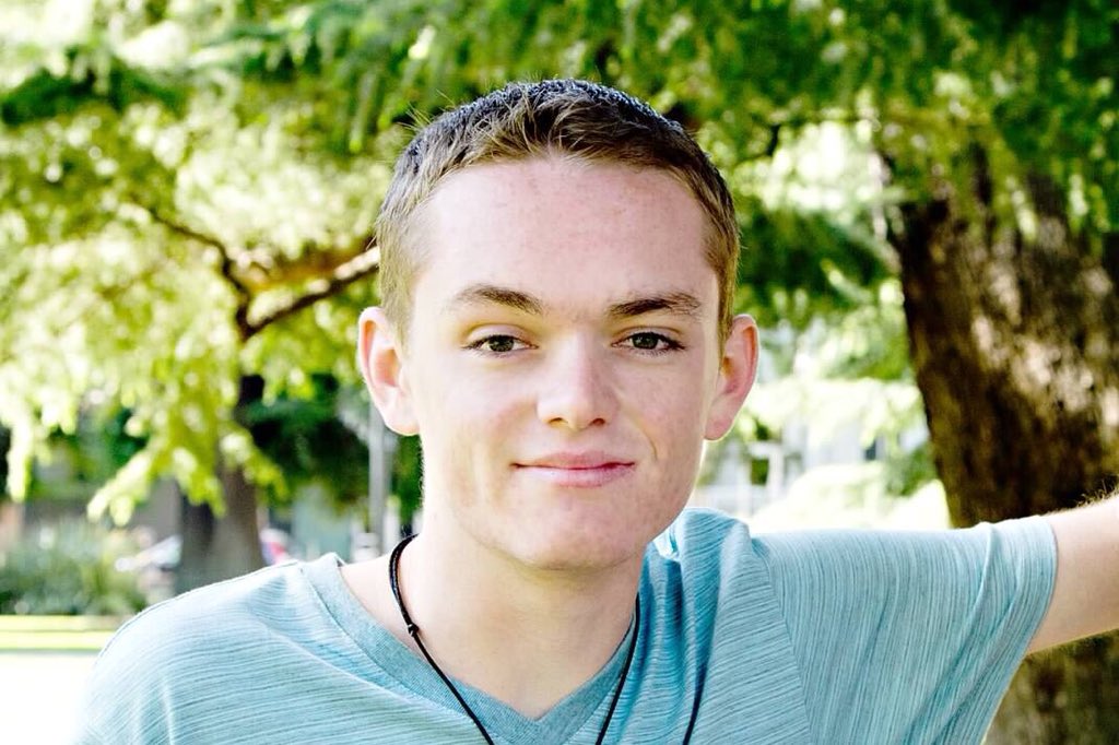 maulermark's tweet image. Great news!

Our son Ryan has successfully donated bone marrow at Georgetown hospital in Washington DC and has been released. I wish all the best to the leukemia patient receiving it. 

@BeTheMatch @mochajavamomma