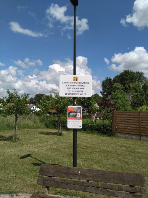 Bravo à la commune de Beauvechain qui a installé des panneaux explicatifs sur BetterStreet dans ses plaines de jeux et sur ses véhicules communaux.