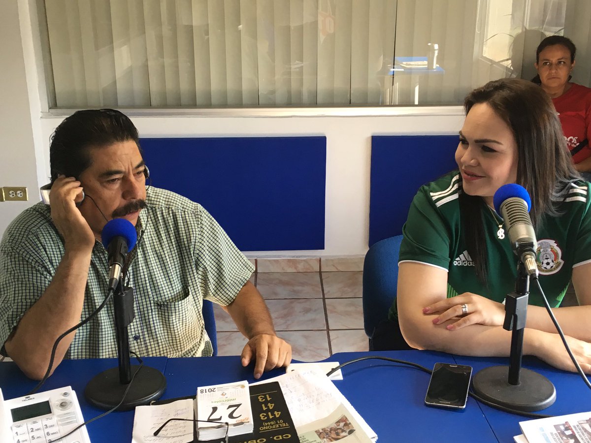 DipBrendaJaime's tweet photo. Gracias y Radio Grupo García de León y Francisco Pérez Díaz por su invitación al programa "Duro y a la Cabeza" en La Mía 101.7 fm, en donde tuve la oportunidad de agradecer a todas las personas que nos apoyaron durante nuestra campaña. https://t.co/d8wORrWSE9