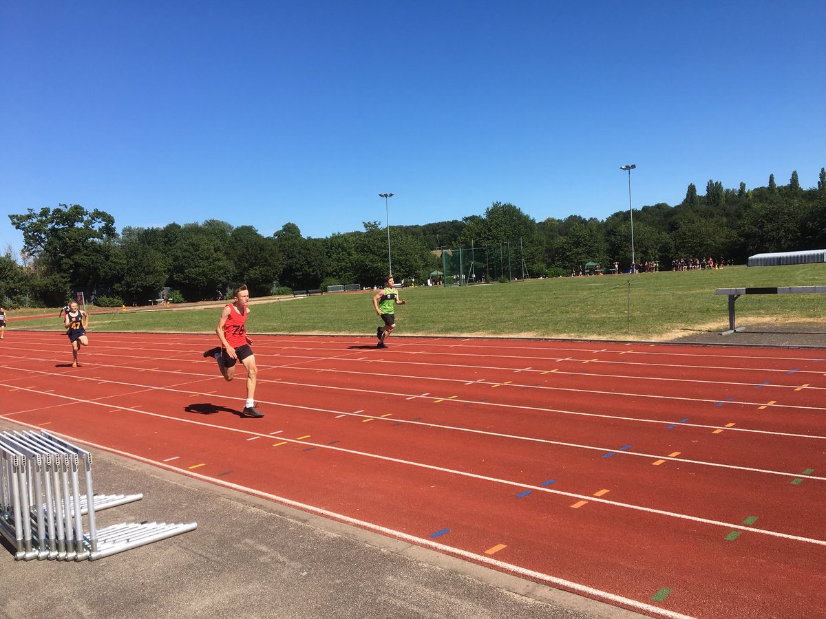 KJARPESPORT's tweet photo. #Athletics: The North Herts Schools’ U13 300m champion in the Home straight #lactates #CRISP https://t.co/A2XpKBrvjK