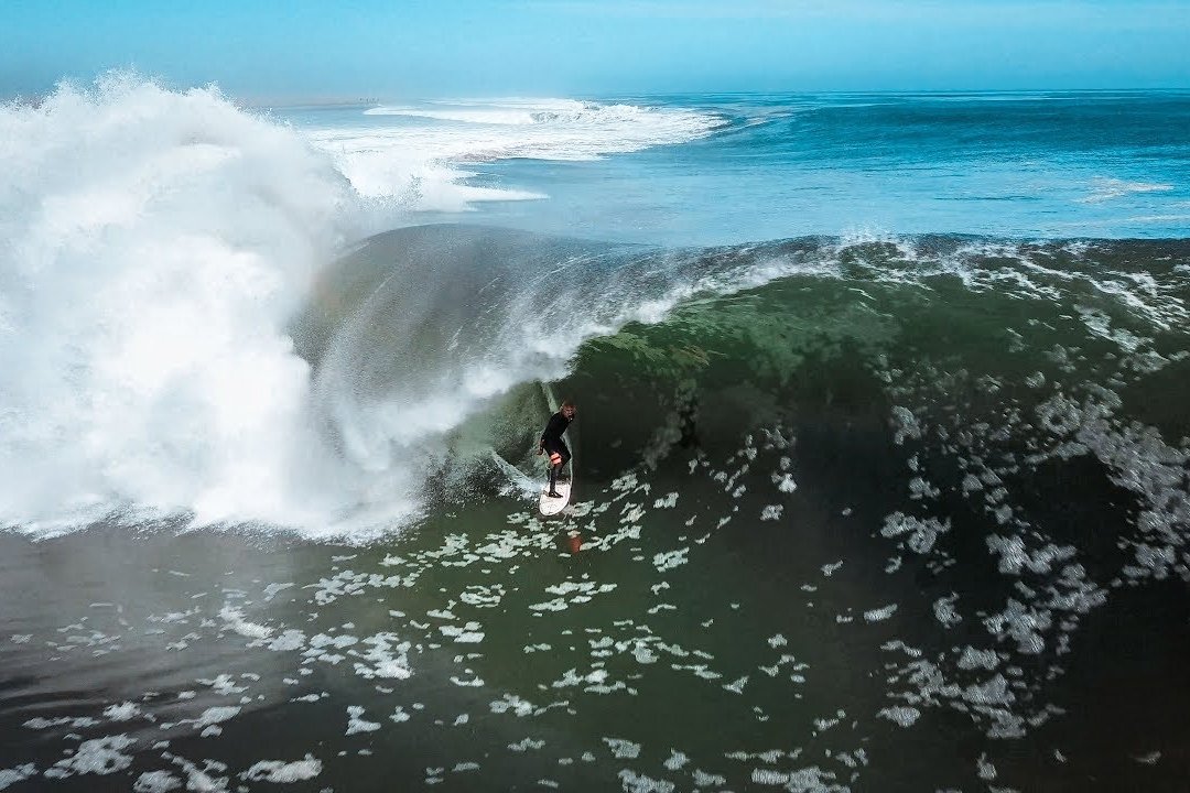surfertoday's tweet photo. Koa Smith's endless barreling wave at Skeleton Bay
Watch Thor Seraphin bottom-turning, cutting through, and carving his foil bodyboard effortlessly.
WATCH: https://t.co/fgFl9CsyZ3
#koasmith #skeletonbay #namibia #surf #surfing https://t.co/EoIhsInlr5