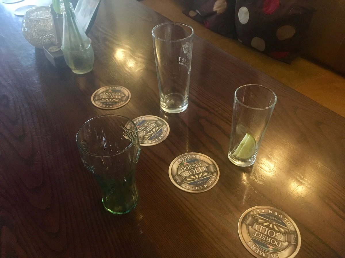 jaz_cowen's tweet image. I’m guessing that only people who have worked in a pub will understand this because it happens so often but this is SO ANNOYING. #pubproblems #restaurant #boozer #pub #doyouseeit #annoying