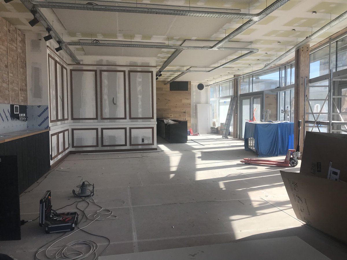 BaleineSN's tweet image. J-9 La partie finale des travaux va pouvoir commencer ! 🎉🍻 #saintnazaire #placeducommando #laBD