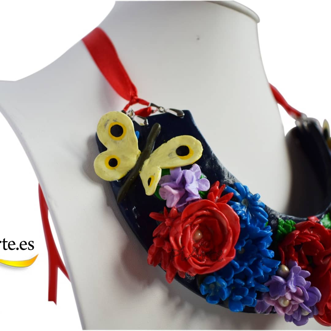 PiArte5's tweet photo. #collar #collarflores #collarstatement #collarxxl #hechoamano #regaloúnico #regalodeboda #collarfimo #joyascontemporaneas #joyasartesanales #diseñadorarumana #collarmulticolores #collarhechoamano #handmade #handmadenecklace #necklace #necklaceflower #necklacestatement @arte_pi https://t.co/jzgeW6ChiA