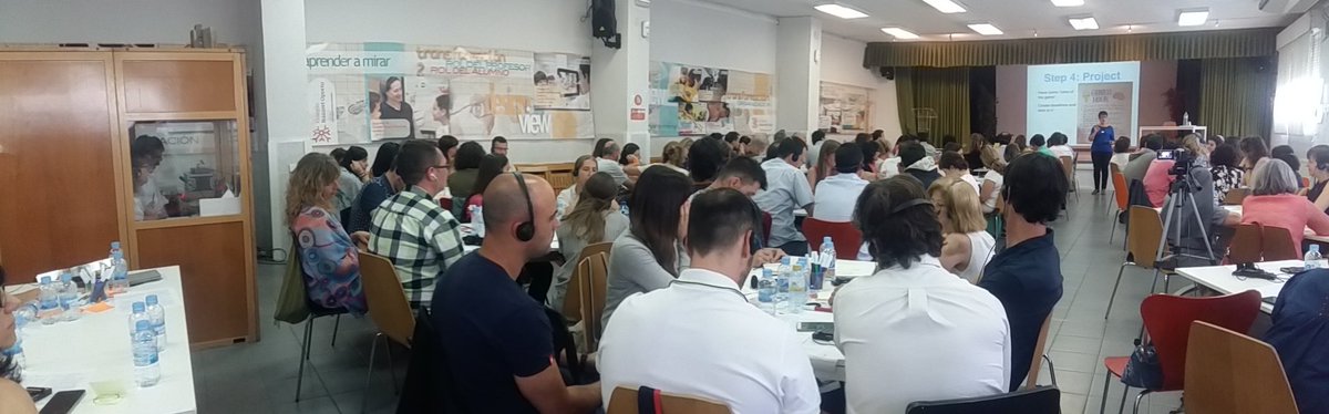 nuria7474's tweet photo. Learning with Karen Boyes about the #habitsoflearning and how to put our students in the drivers seat at @nazaretoporto https://t.co/PUhIq47tHz