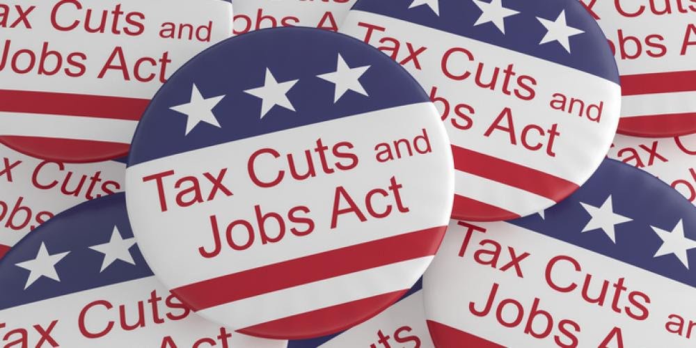 How The New Tax Cuts And Jobs Act Impacts Your Small Business raleighscore.wordpress.com/2018/06/27/how…