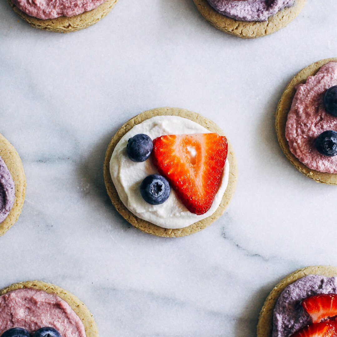 makingthyme4hlt's tweet image. ✨NEW✨ Vegan Sugar Cookies with Macadmia Frosting 😍 #GlutenFree #NutsAbout #Sponsored makingthymeforhealth.com/vegan-gluten-f…