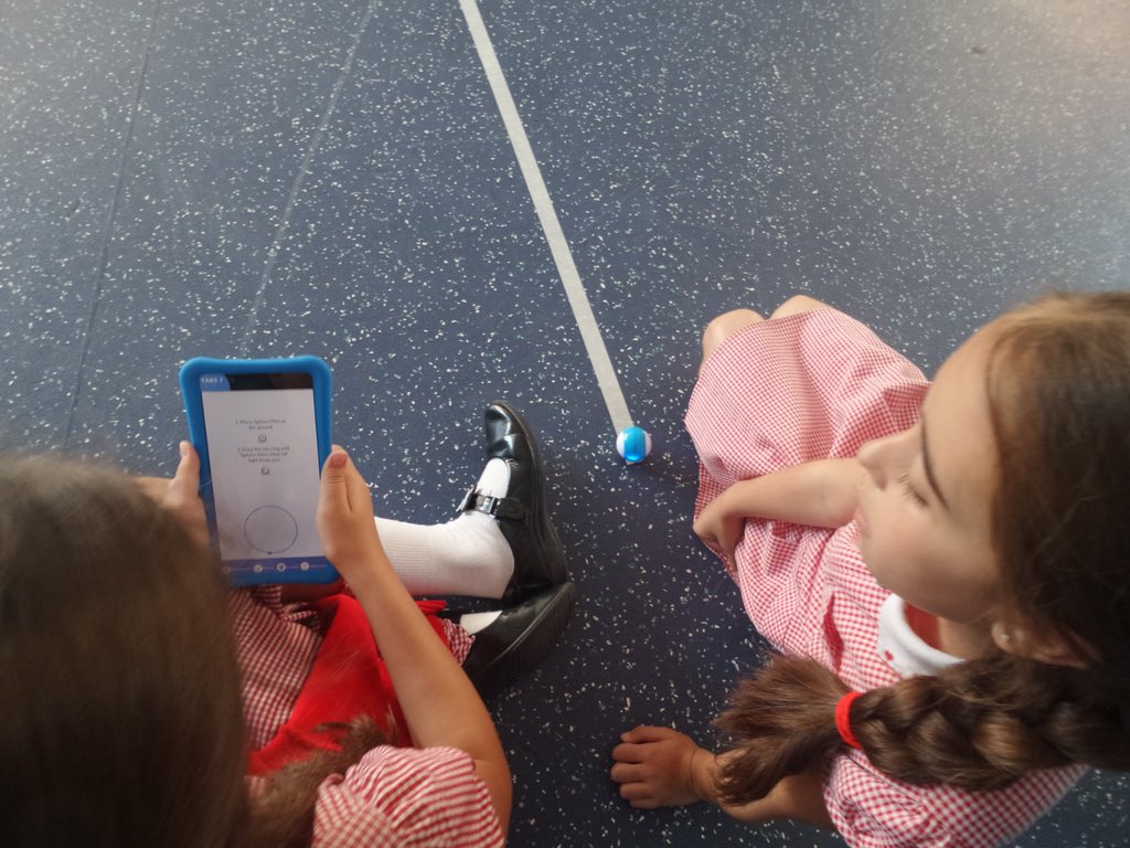 EDUCONNECT tweet media