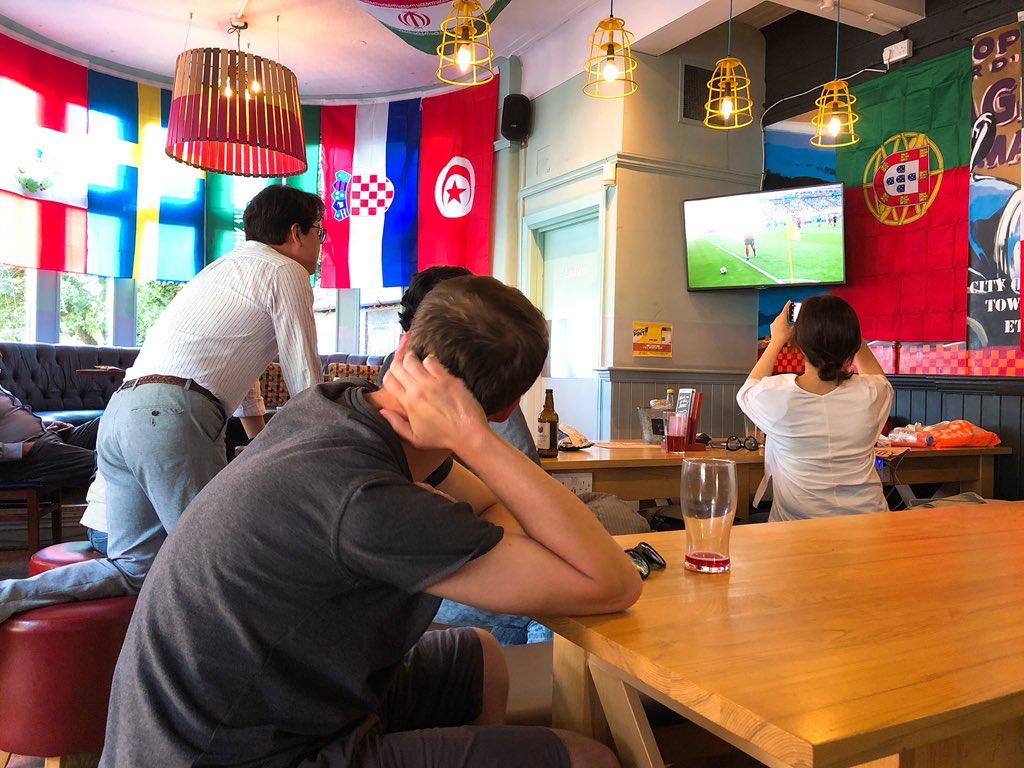 rayspace7's tweet image. Germany needs just 1 goal to qualify in #KORGER match. Though it is too tough. Former champion eliminated next World Cup again? Photo shown one German guy surrounding by Koreans in Oxford pub.