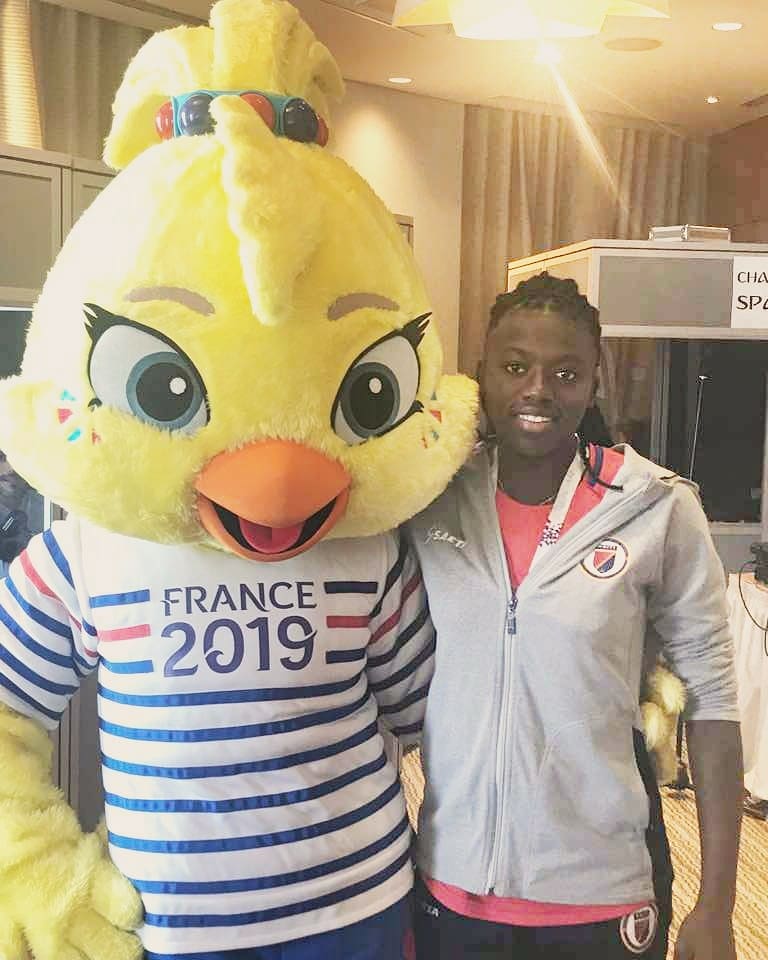 fhfhaiti's tweet photo. #Bravo Nérilia👏🏽 #Nerigol⚽ est à Moscou sous invitation officielle pour le séminaire #CaptainLeader accompagnée des 16 autres meilleures capitaines du Monde! C’est une Championne🏆 Elle assistera le Match de #BrésilVsSerbie ce soir au côté des stars et hautes personalités https://t.co/xllxXirkNv