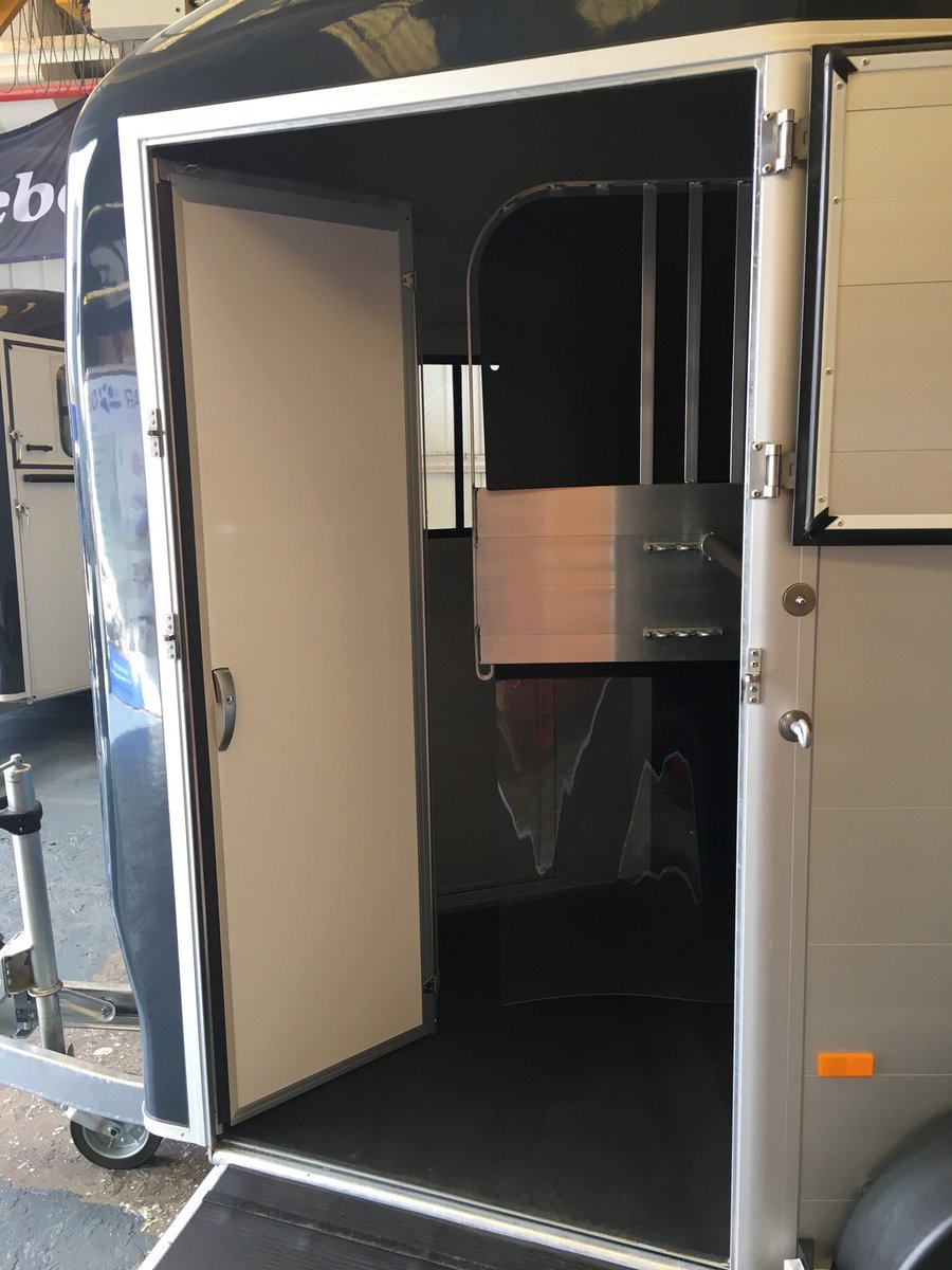 Bigbeartrailers's tweet photo. Seeing huge demand for the 2018 Cheval Liberte Touring Country Double Trailer with optional tack room. We still have a few models left, so please do pop in to view or call to gain more details/reserve.#cheval #chevalliberte #horsetrailer #horsebox #besthorsetrailer https://t.co/D8h2znNKUc
