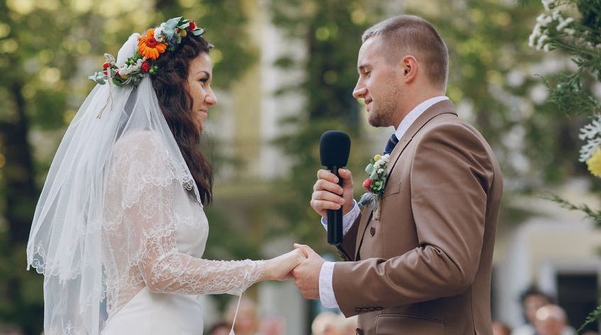 Canciones para regalar a tu pareja el día de tu boda ❤ retroversion.es/canciones-para… #bodas #cadiz