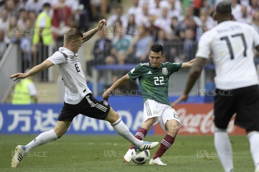 FloZobenbiehler's tweet photo. La malédiction pour les équipes championnes du monde 😱 :

1998: France 🇫🇷🏆
-> 2002 éliminée en poules

2006: Italie 🇮🇹🏆
-> 2010 éliminée en poules

2010: Espagne 🇪🇸🏆
-> 2014 éliminée en poules

2014: Allemagne 🇩🇪🏆
-> 2018 éliminée en poules

#KORGER #CORALL #CM2018⁠ https://t.co/1hiEhmqZ5e