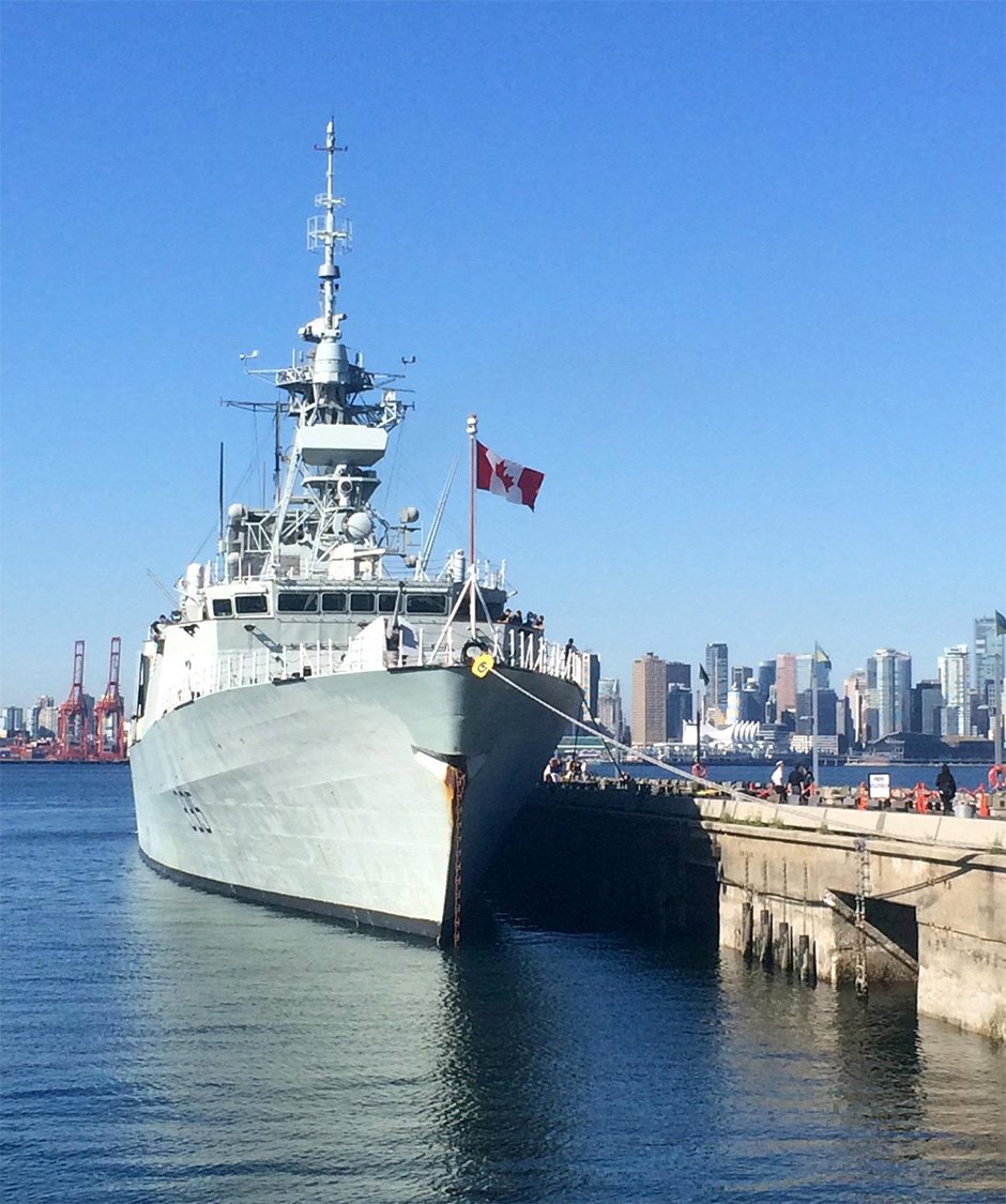 CityOfNorthVan's tweet image. Guess who&apos;s stopped by for a visit this weekend? #HMCSCalgary at the Pier, with free public tours 9am-4pm Sat &amp;amp; Sun. #NorthVan