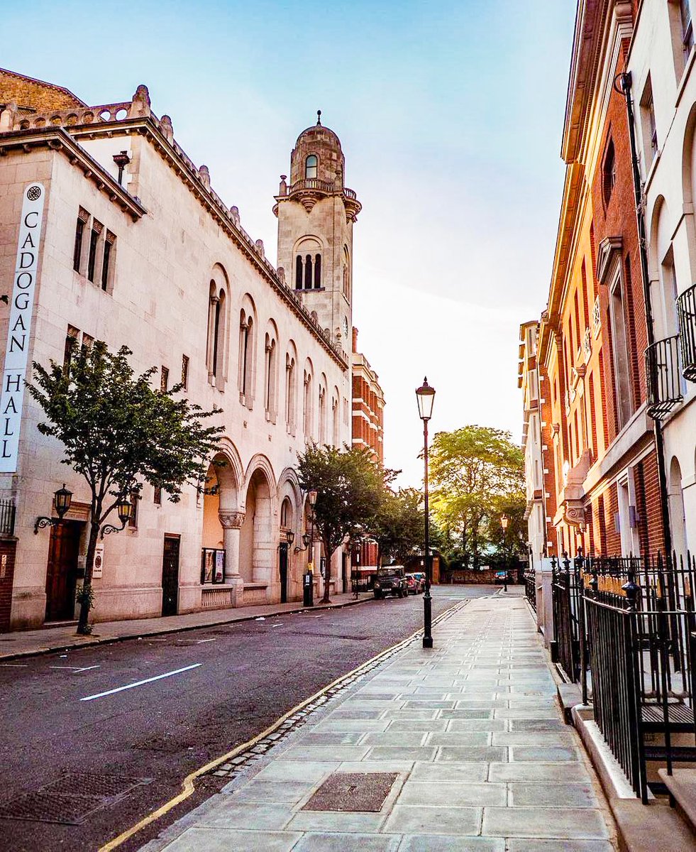 Cheval_Global's tweet photo. Ever wanted to live the #Chelsea #life?! 😎 #ChevalResidences makes it possible! Discover #ChevalPhoenixHouse and book a stay in one of the luxurious apartments located in the heart of #SloaneSquare! https://t.co/0A2ehPnoiy [Photo: @The_HappyKamper https://t.co/F7G3fxC22X